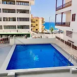 Cozy With Pool, Parking And Sea View Apartment *