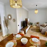Cozy With Pool, Parking And Sea View Apartment *