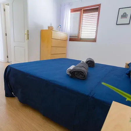 Cozy With Pool, Parking And Sea View 아파트