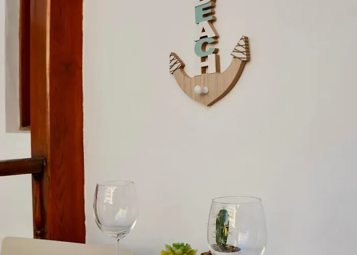 Cozy With Pool, Parking And Sea View شقة *